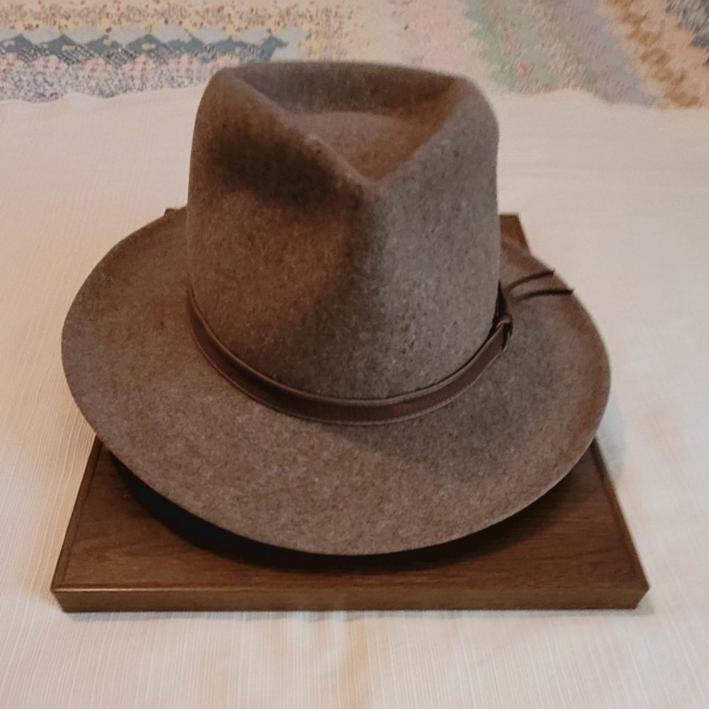 New Wool Felt Fedora-Cowboy Hat in Heathered Brown-Gray, Sz. Lg. Unisex. EEUC.